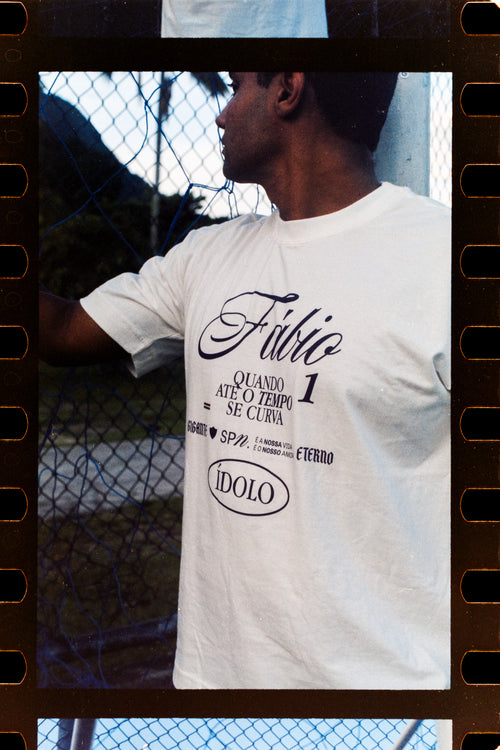 ATÉ O TEMPO SE CURVA